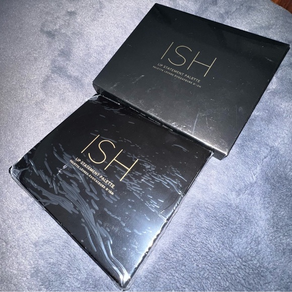 New ISH 12 Shades Lipstick Lip Statement Palette with Brush and Mirror. - Picture 1 of 3